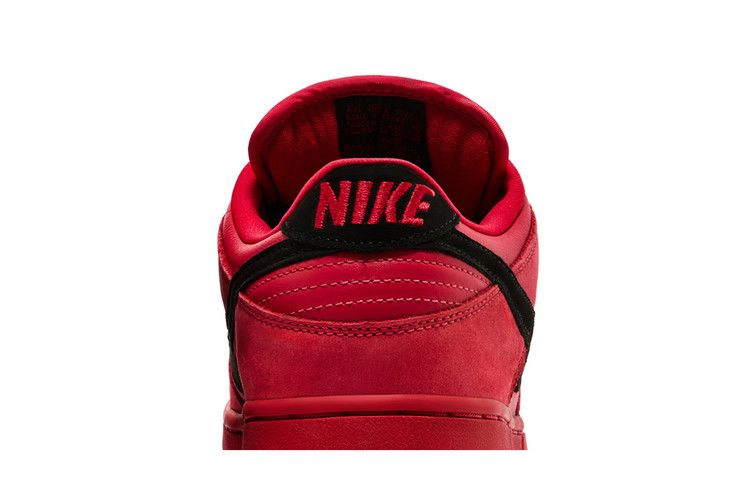 Кроссовки Nike Dunk Low Pro SB 'True Red'
