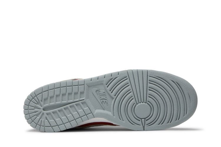 Кроссовки Nike Dunk Low CO.JP 'Reverse Ultraman' 1999