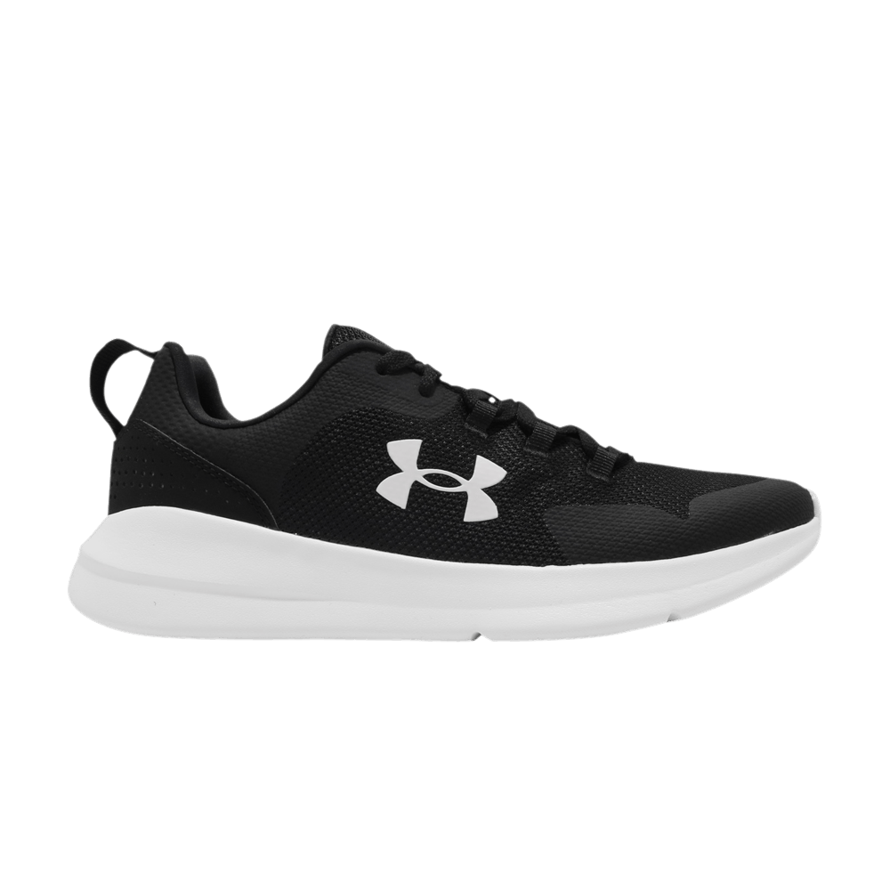 essential-black-white-3022954-001