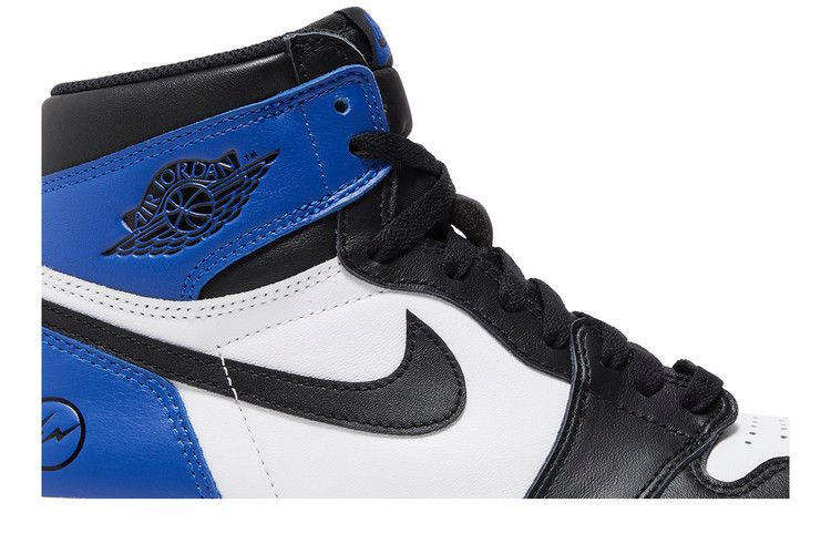Кроссовки Fragment Design x Air Jordan 1 Retro High OG 'Friends and Family'