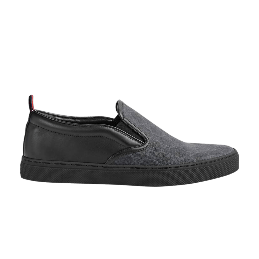 gucci-gg-supreme-slip-on-black-407362-kwzk0-1082