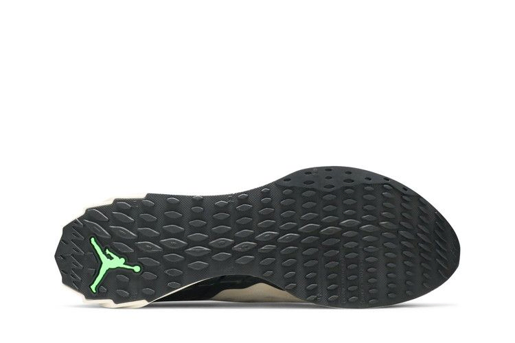 Кроссовки Air Jordan Zoom Trunner Ultimate 'Light Orewood Brown'