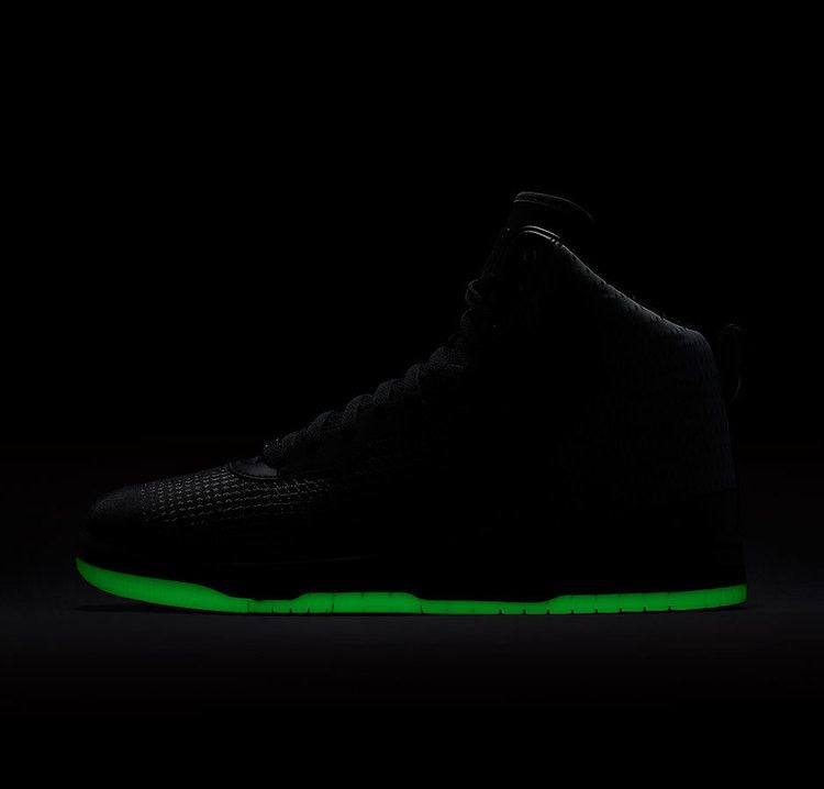 Кроссовки Nike KD 8 Lifestyle 'Metallic Silver Green Glow'