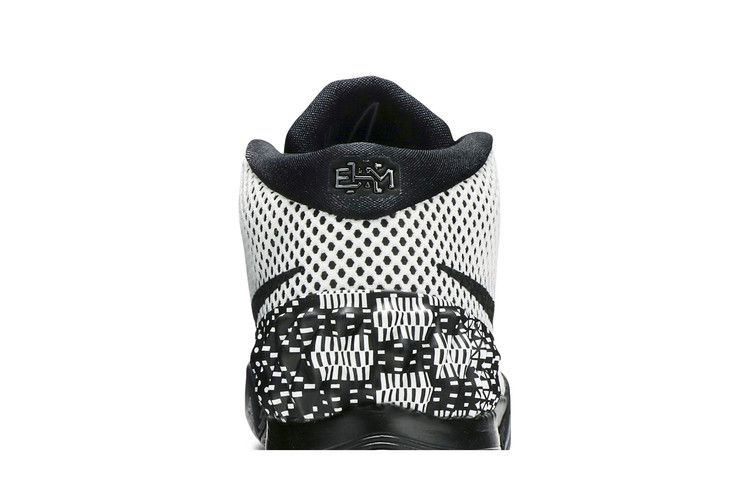 Кроссовки Nike Kyrie 1 'BHM'