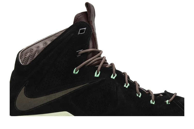 Кроссовки Nike LeBron 10 EXT QS 'Black Suede'