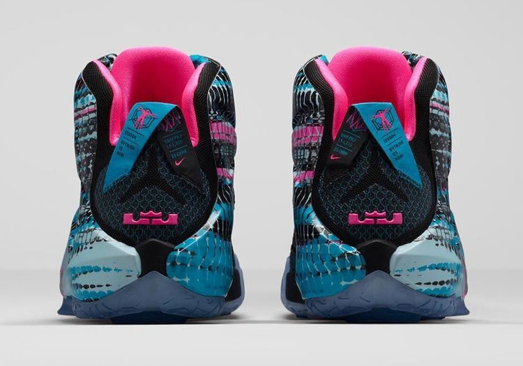 Кроссовки Nike LeBron 12 '23 Chromosomes'