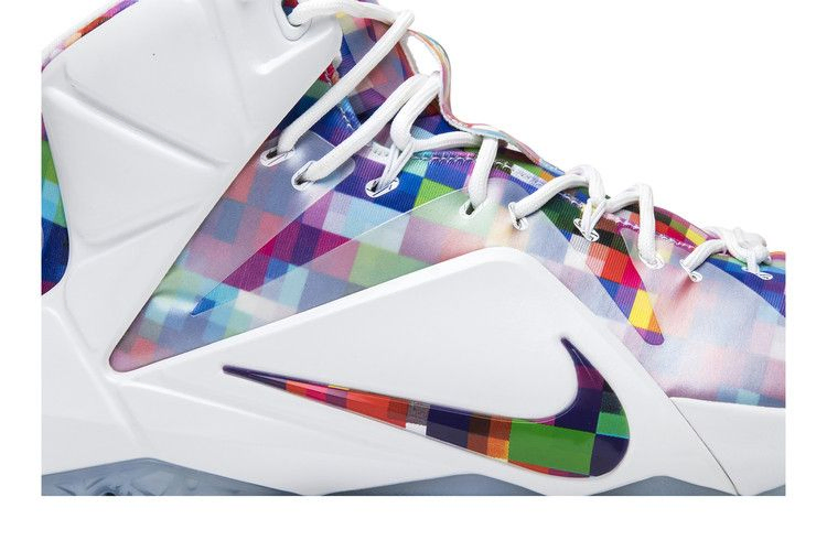 Кроссовки Nike LeBron 12 EXT 'Prism'