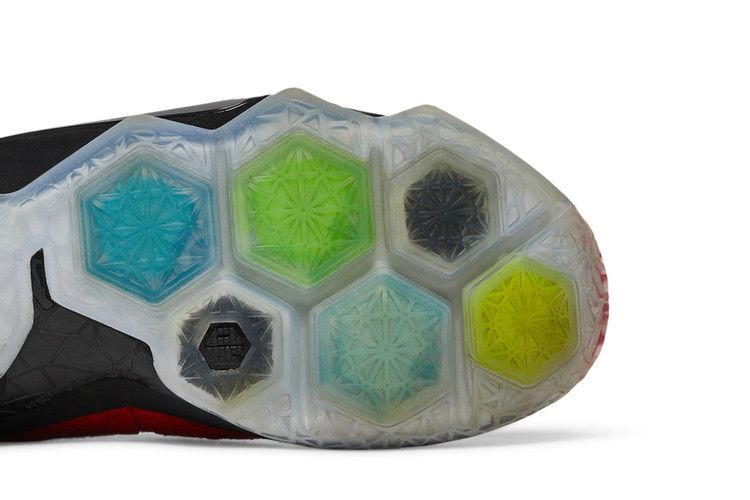 Кроссовки Nike LeBron 12 EXT 'Red Paisley'