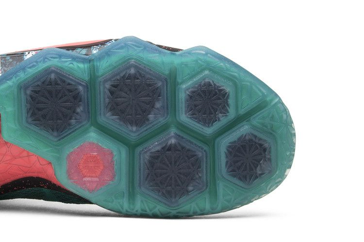 Кроссовки Nike LeBron 12 Xmas 'Akron Birch'