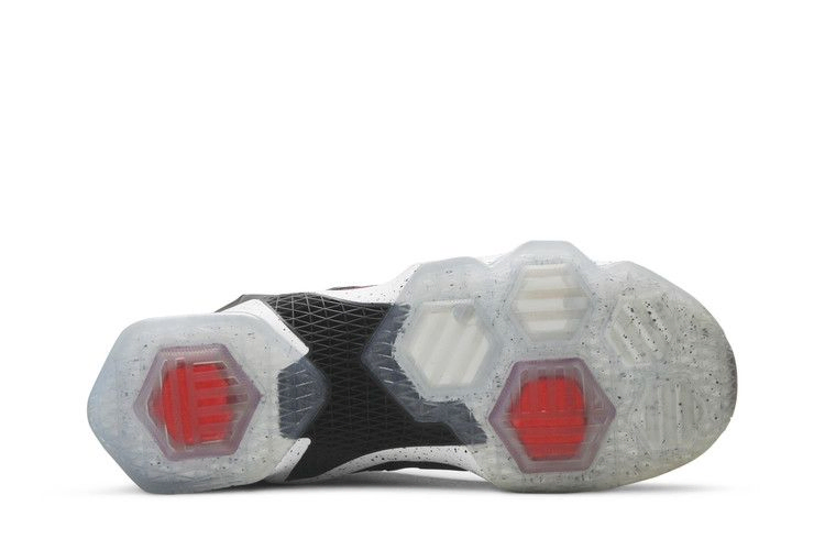 Кроссовки Nike LeBron 13 'Mulberry'