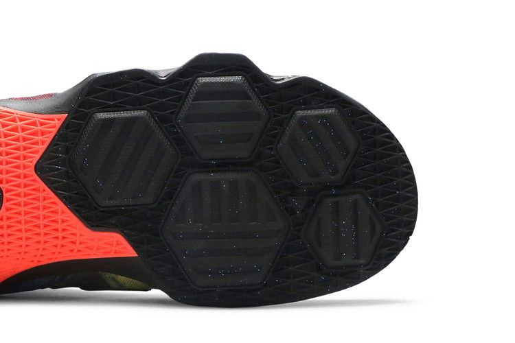 Кроссовки Nike LeBron 13 'Akronite'