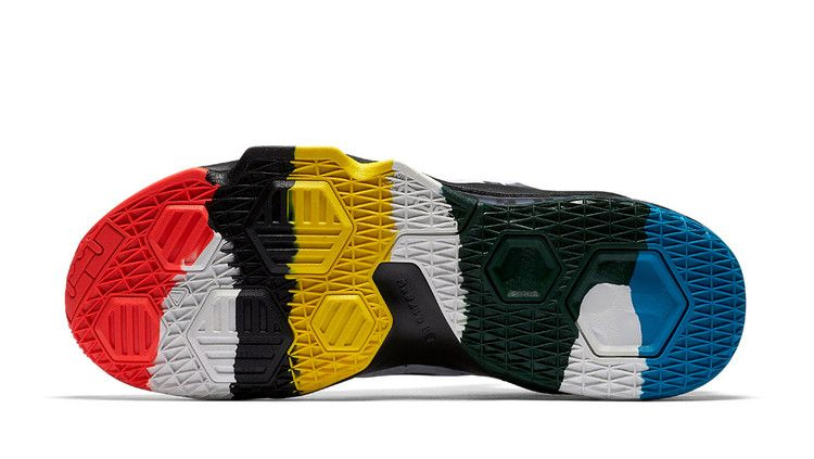 Кроссовки Nike LeBron 13 Low Premium 'LeBron James Family Foundation'