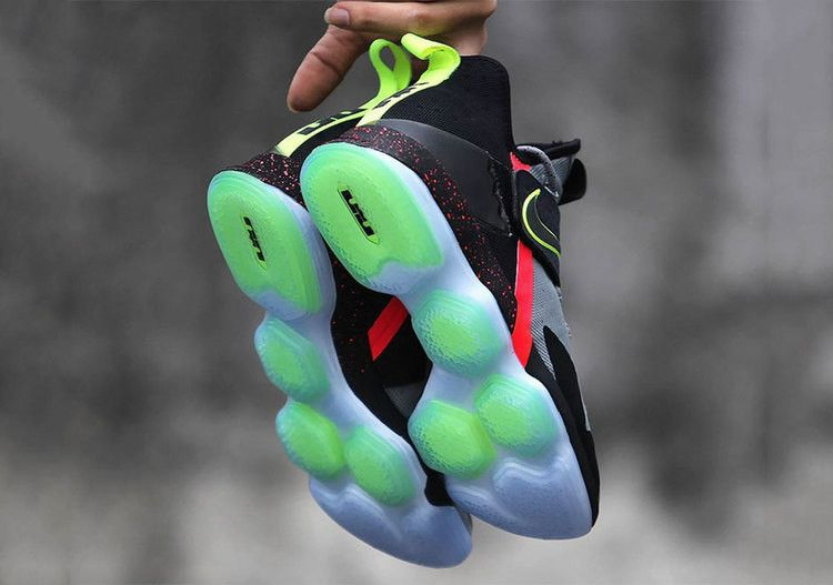 Кроссовки Nike LeBron 14 'Out of Nowhere'