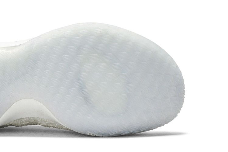 Кроссовки Nike LeBron 15 Low 'White Metallic'