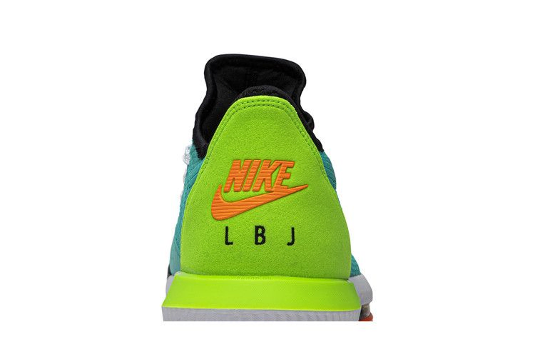 Кроссовки Nike LeBron 16 Low 'Air Max Trainer 2'