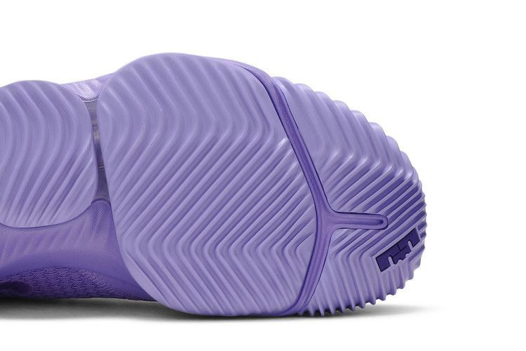 Кроссовки Nike LeBron 16 Low 'Atomic Purple'