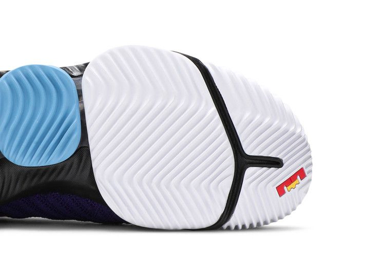 Кроссовки Nike LeBron 16 'Martin'