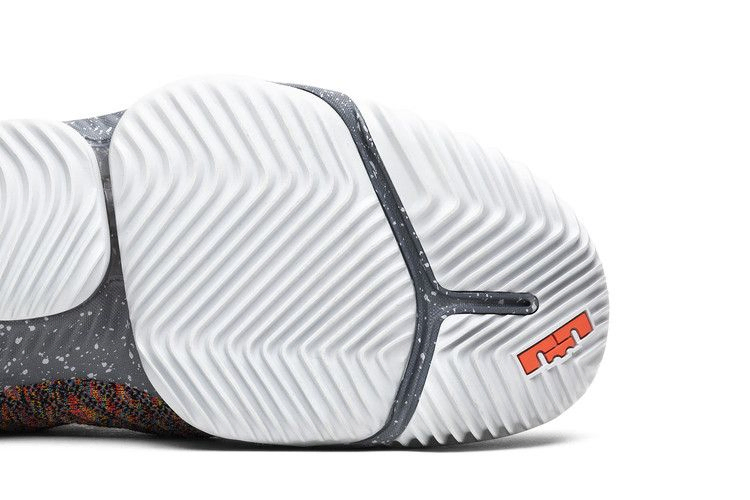 Кроссовки Nike LeBron 16 '20 20'