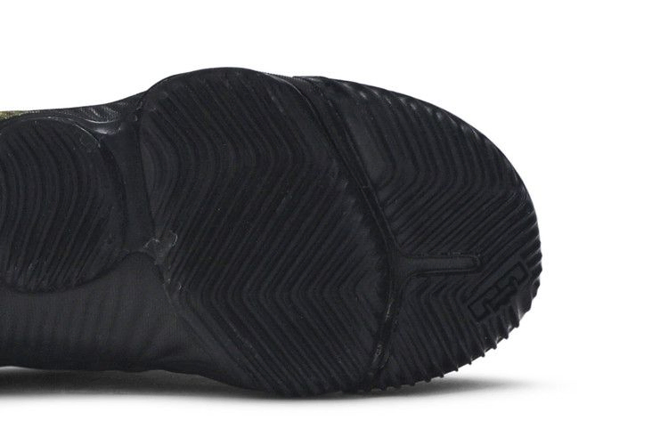 Кроссовки Nike LeBron 16 PS 'I'm King'