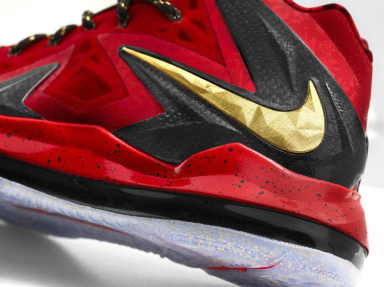 Кроссовки Nike LeBron 'Celebration Pack'