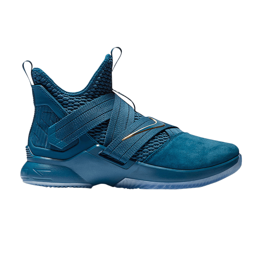 lebron-soldier-12-agimat-ao4054-500