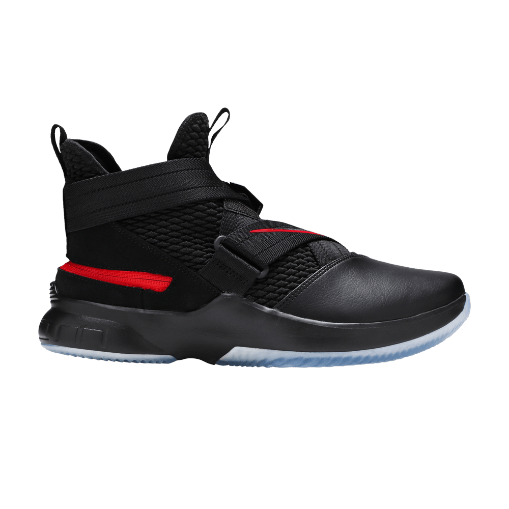 Кроссовки Nike LeBron Soldier 12 FlyEase 'Black Red'