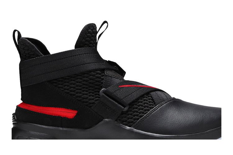 Кроссовки Nike LeBron Soldier 12 FlyEase 'Black Red'