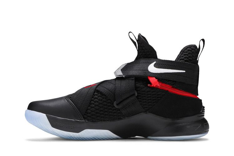 Кроссовки Nike LeBron Soldier 12 FlyEase 'Black Red'