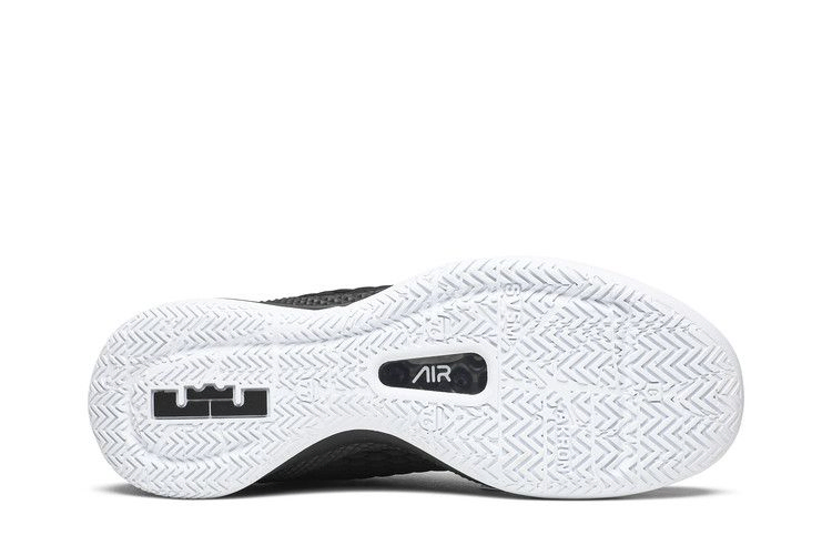 Кроссовки Nike LeBron Witness 3 'Black White'