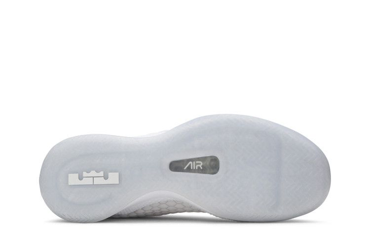 Кроссовки Nike LeBron Witness 3 'White Chrome'