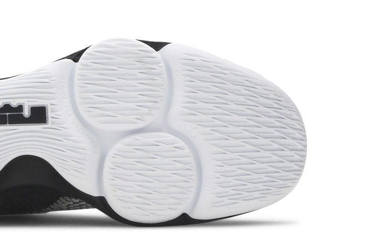 Кроссовки Nike LeBron Witness 4 'White Black'