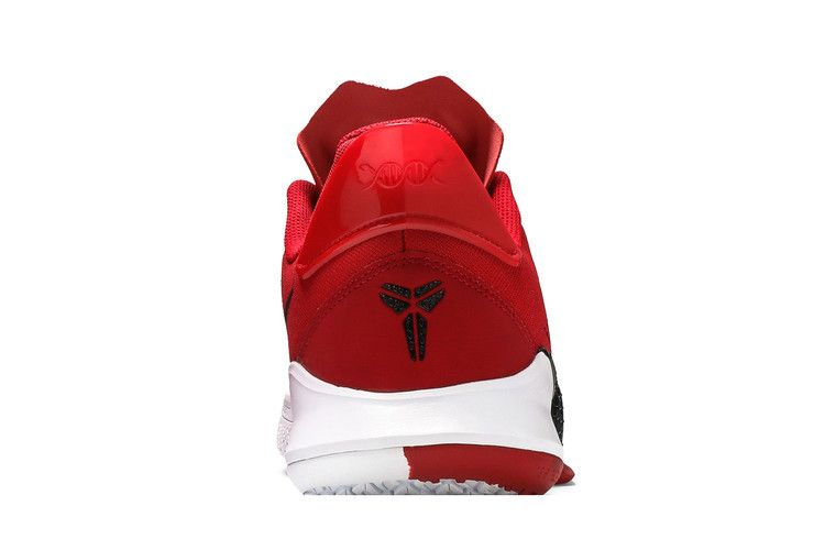 Кроссовки Nike Mamba Fury Team 'Gym Red'