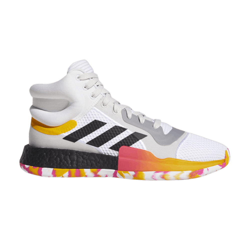 marquee-boost-white-black-active-gold-g26212