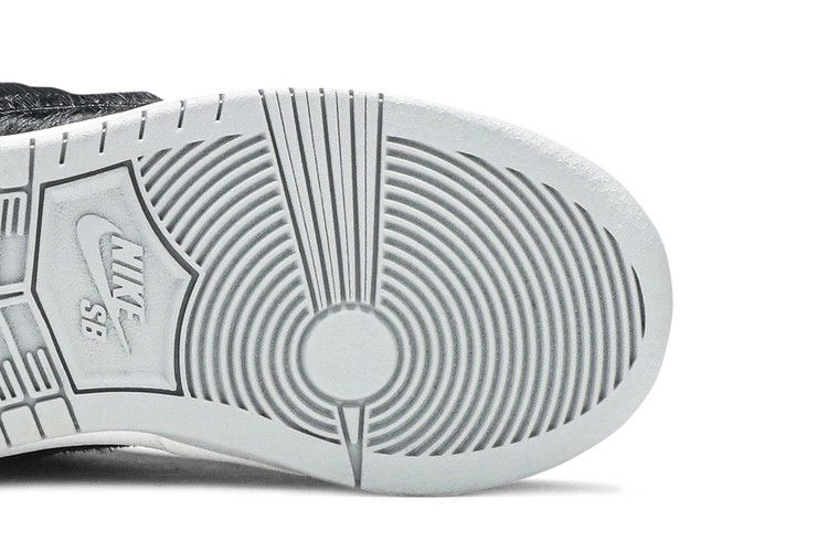 Кроссовки Nike Medicom Toy x Dunk Low SB PS 'BE@RBRICK'