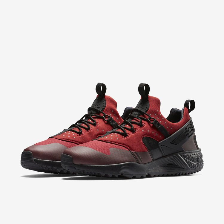 Кроссовки Nike Air Huarache Utility 'Gym Red Black'