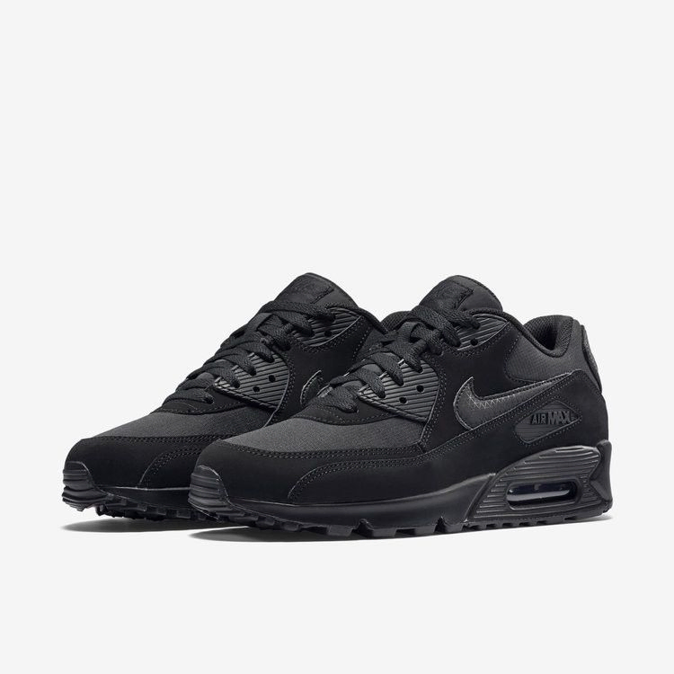 Кроссовки Nike Air Max 90 Essential