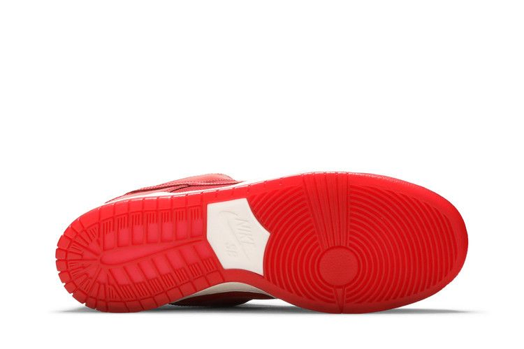 Кроссовки Nike Dunk Low Pro SB 'Red Patent Leather'