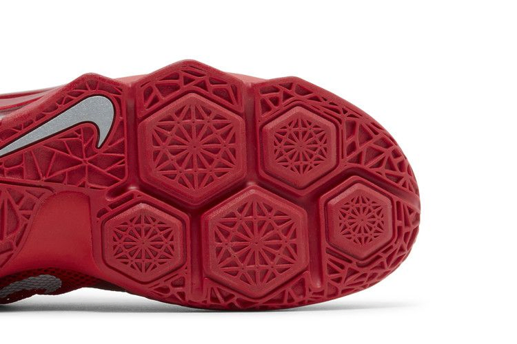 Кроссовки Nike LeBron 12 Low 'University Red'