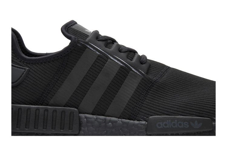 Кроссовки adidas NMD_R1 'Triple Black Reflective'