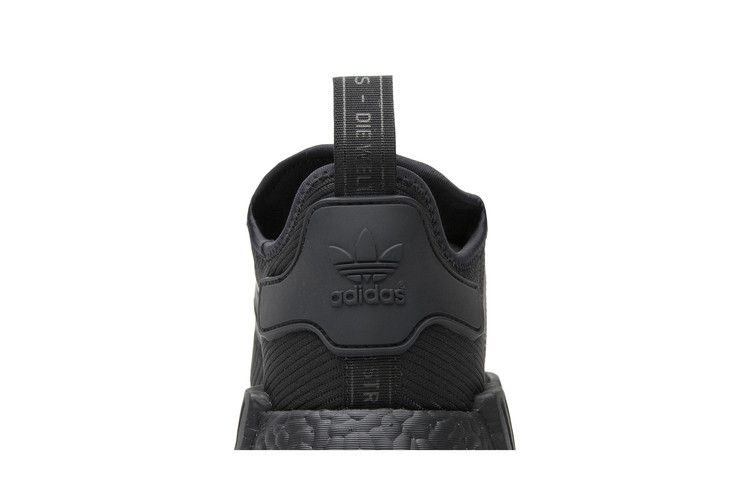 Кроссовки adidas NMD_R1 'Triple Black Reflective'