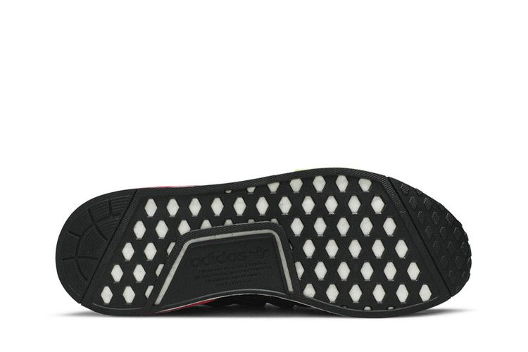 Кроссовки adidas NMD_R1 'Black Pink Solar'