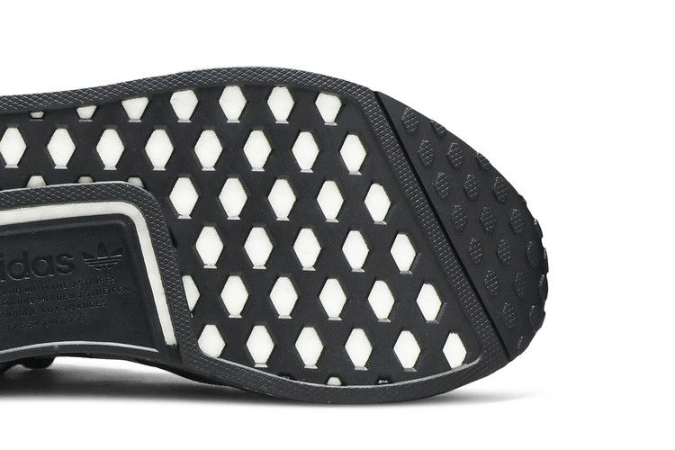 Кроссовки adidas NMD_R1 'Black Silver'