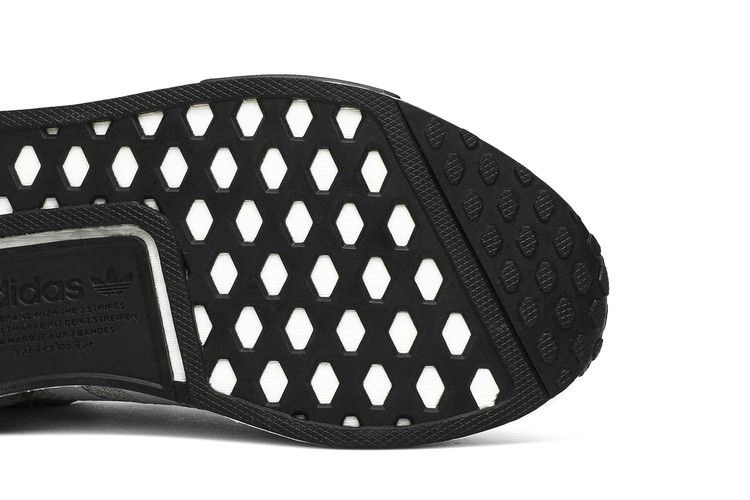 Кроссовки adidas NMD_R1 'Grey Camo'