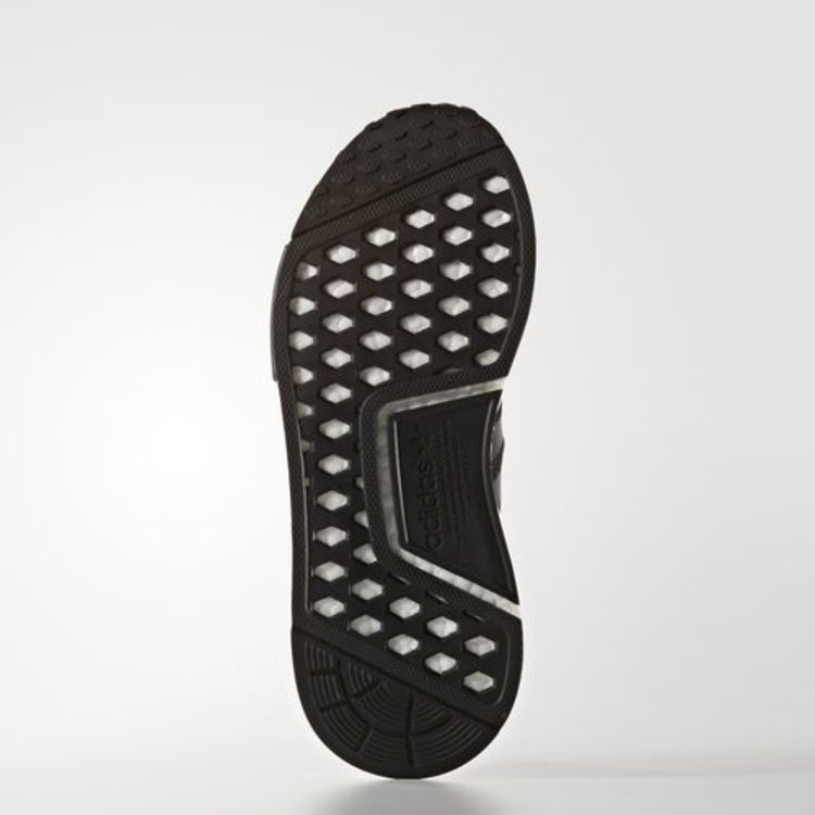 Кроссовки adidas NMD_R1 J 'Core Black'