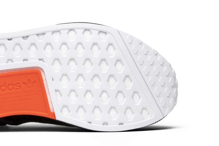 Кроссовки adidas NMD_R1 'NYC'