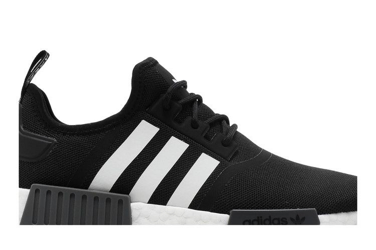 Кроссовки adidas NMD_R1 Primeblue 'Black White'