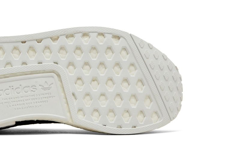 Кроссовки adidas NMD_R1 Primeknit 'Monochrome'