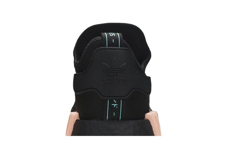 Кроссовки adidas NMD_R1 STLT Primeknit 'Aqua Pink Camo'