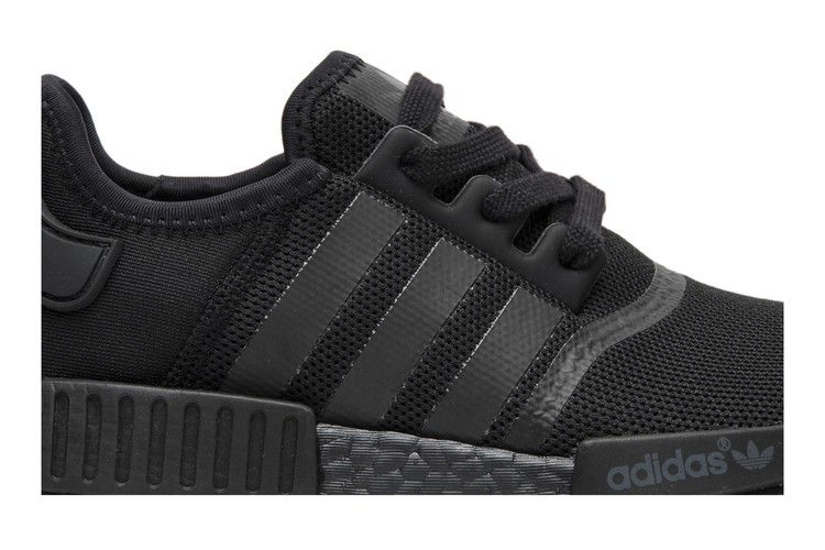 Кроссовки adidas NMD_R1  'Triple Black'
