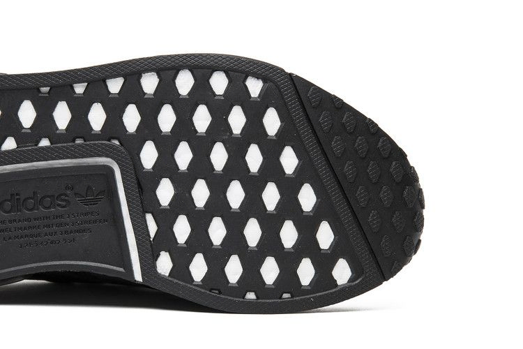 Кроссовки adidas NMD_R1  'Triple Black'